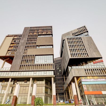 Super Townhouse Rajyash Rise Otel Sarkhej Dış mekan fotoğraf