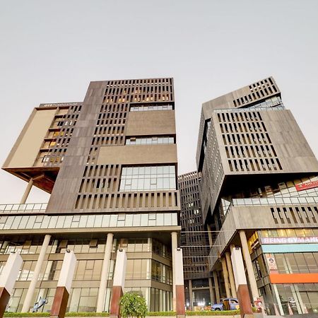 Super Townhouse Rajyash Rise Otel Sarkhej Dış mekan fotoğraf