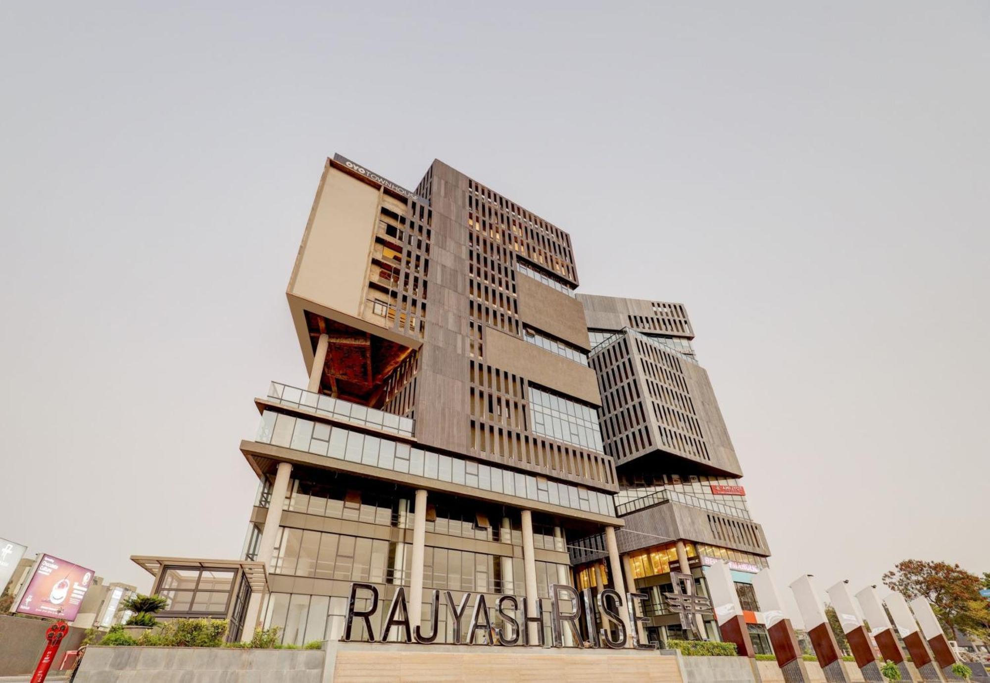 Super Townhouse Rajyash Rise Otel Sarkhej Dış mekan fotoğraf