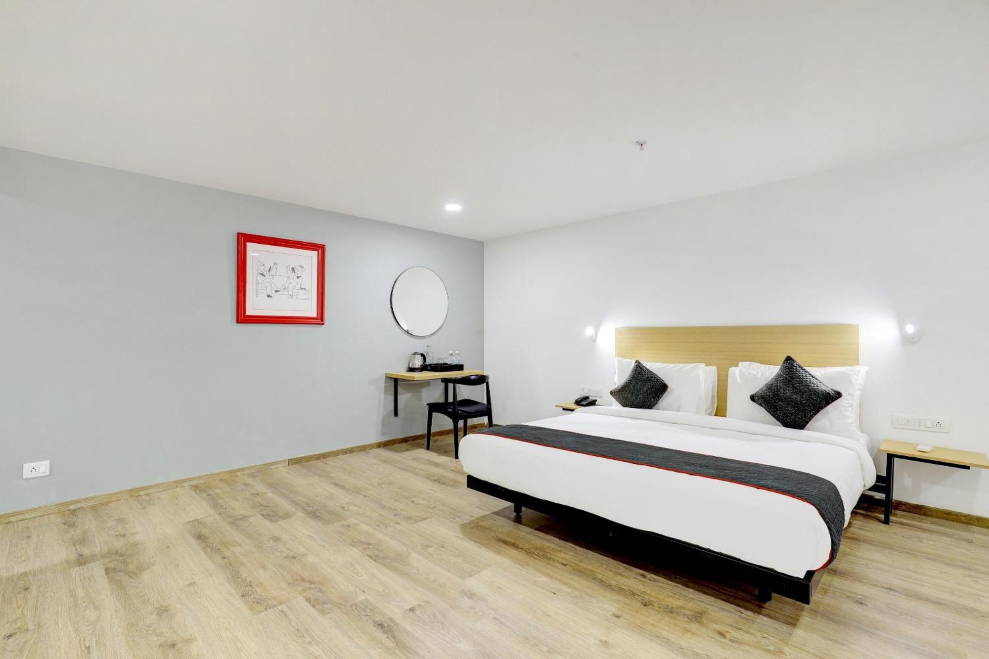 Super Townhouse Rajyash Rise Otel Sarkhej Dış mekan fotoğraf